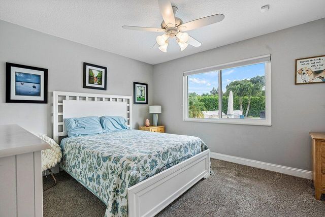 15925 Springhill Court, Wellington, FL 33414