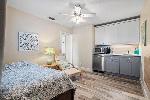 15925 Springhill Court, Wellington, FL 33414