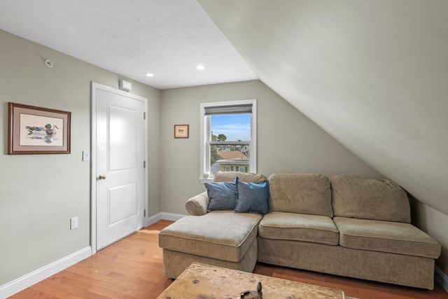 8 Putnam St 3, Danvers, MA 01923