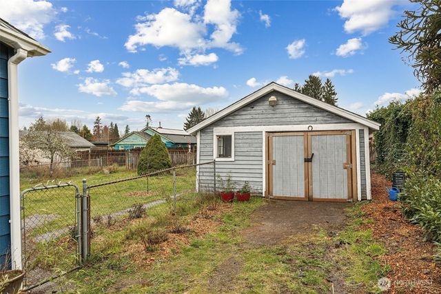 908 Tullis Street NE, Olympia, WA 98506