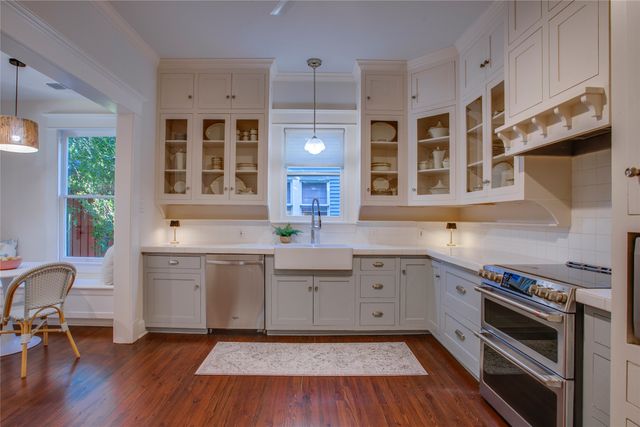 111 S Rosemont Avenue, Dallas, TX 75208