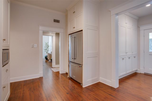 111 S Rosemont Avenue, Dallas, TX 75208