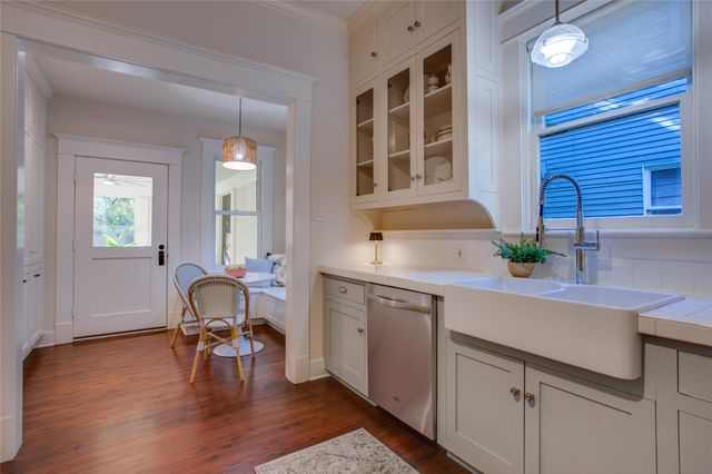 111 S Rosemont Avenue, Dallas, TX 75208