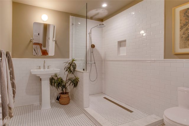 111 S Rosemont Avenue, Dallas, TX 75208