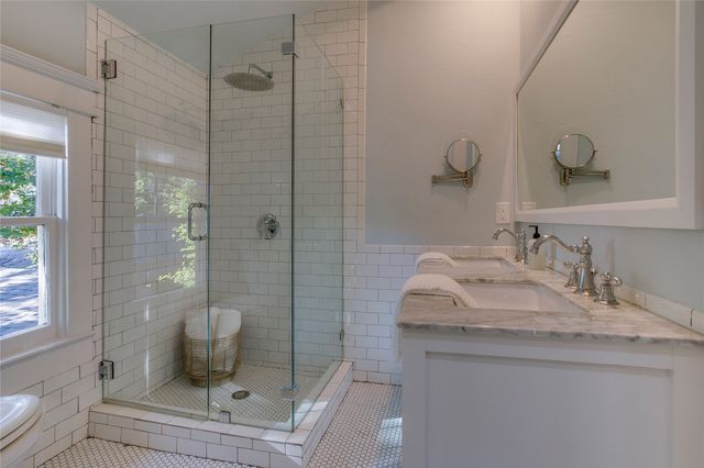 111 S Rosemont Avenue, Dallas, TX 75208