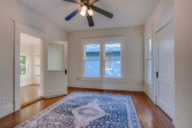 111 S Rosemont Avenue, Dallas, TX 75208