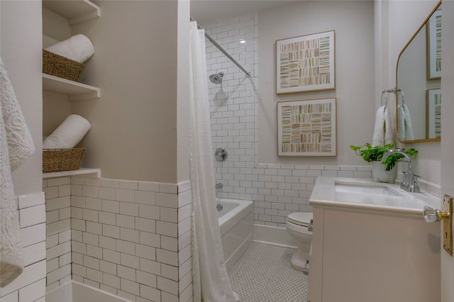 111 S Rosemont Avenue, Dallas, TX 75208