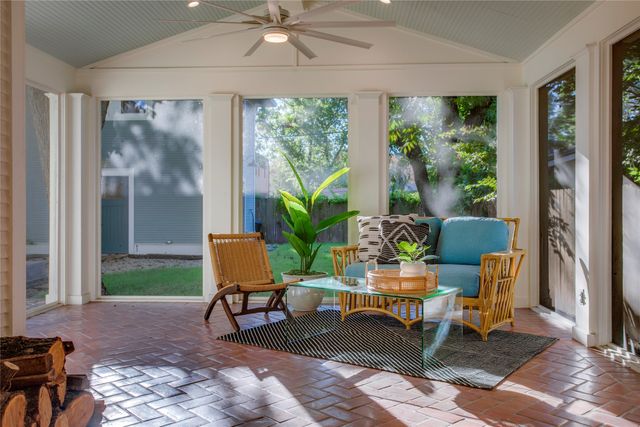 111 S Rosemont Avenue, Dallas, TX 75208