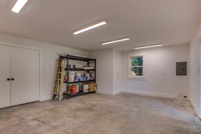 111 S Rosemont Avenue, Dallas, TX 75208