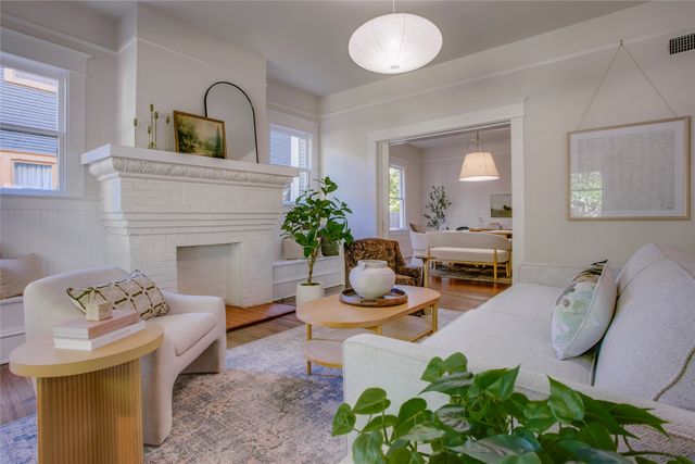 111 S Rosemont Avenue, Dallas, TX 75208