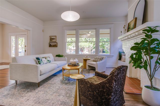 111 S Rosemont Avenue, Dallas, TX 75208