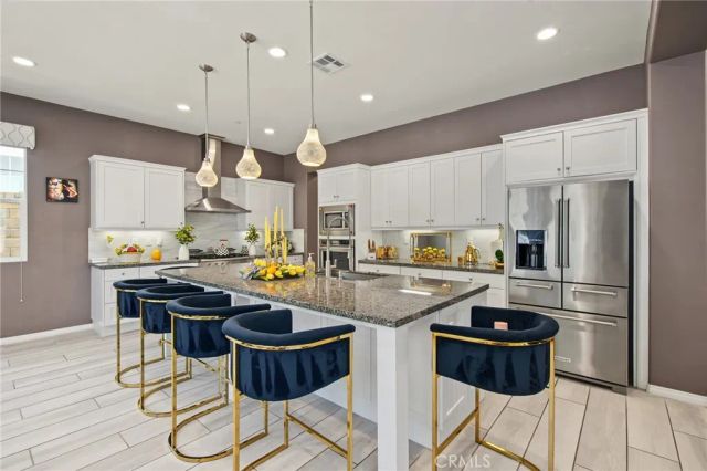 27681 Turnleaf Court, Saugus, CA 91350