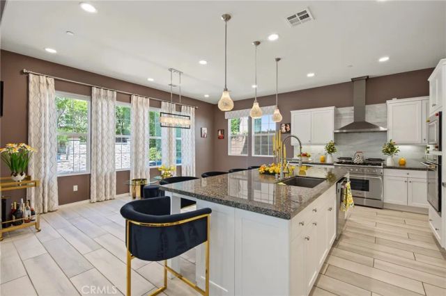 27681 Turnleaf Court, Saugus, CA 91350