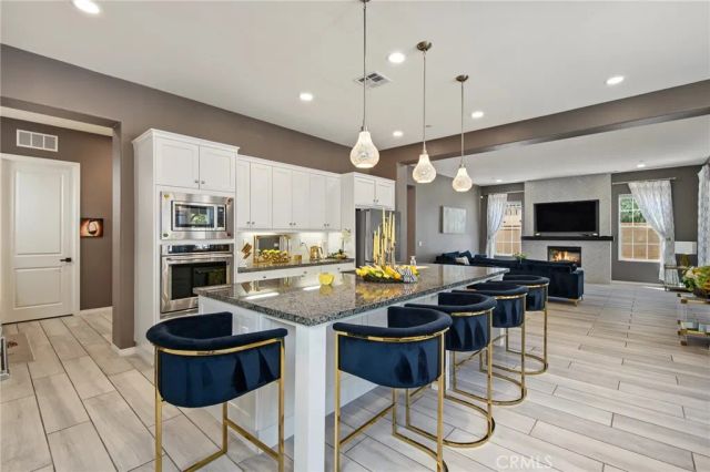 27681 Turnleaf Court, Saugus, CA 91350