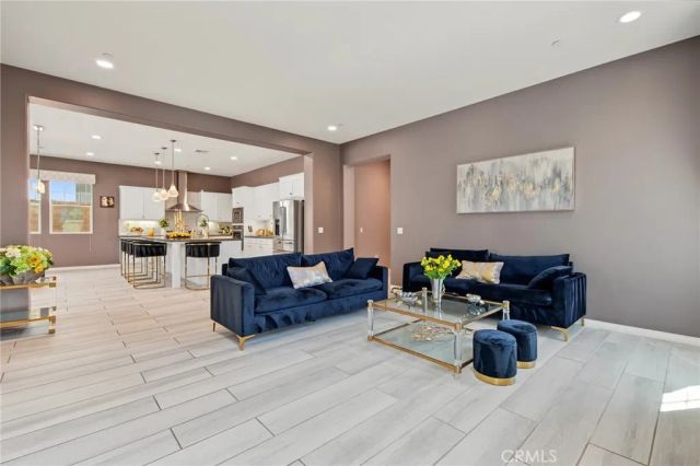 27681 Turnleaf Court, Saugus, CA 91350