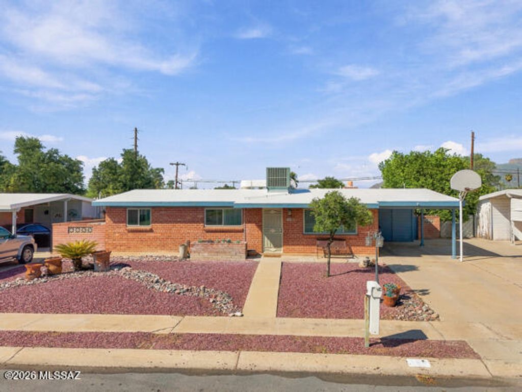 Image 1 of property listing at 180 W Knox Drive, Tucson, AZ 85705