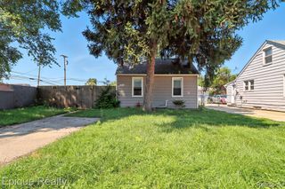 6962 Beech Daly, Taylor, MI 48180