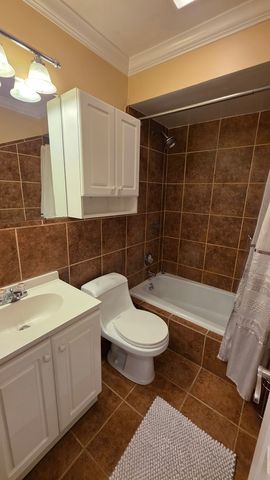 5310 N Chester Avenue 223, Chicago, IL 60656