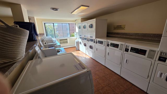 5310 N Chester Avenue 223, Chicago, IL 60656