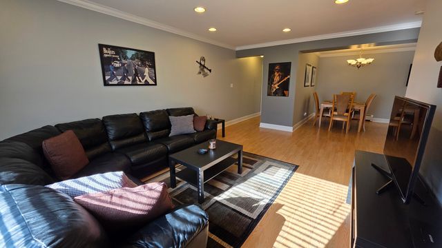 5310 N Chester Avenue 223, Chicago, IL 60656