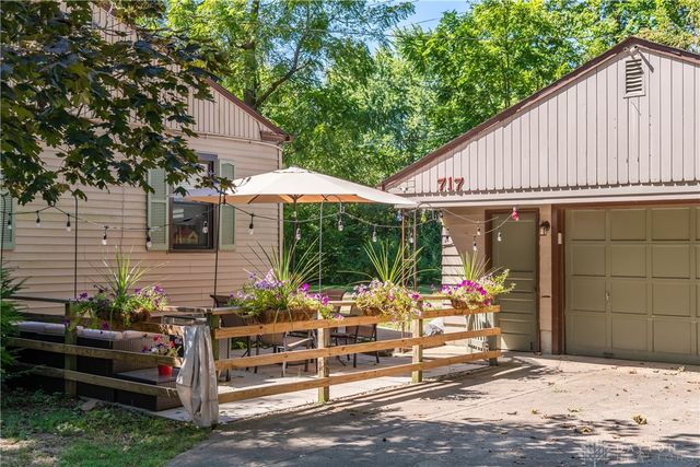 717 Woodlawn Avenue, Englewood, OH 45322
