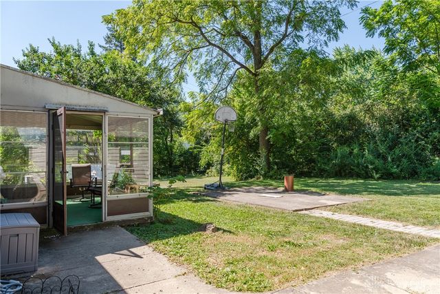 717 Woodlawn Avenue, Englewood, OH 45322