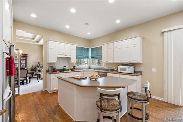 7108 Branford Court, West Bloomfield Charter Township, MI 48322