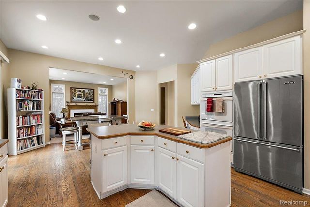 7108 Branford Court, West Bloomfield Charter Township, MI 48322