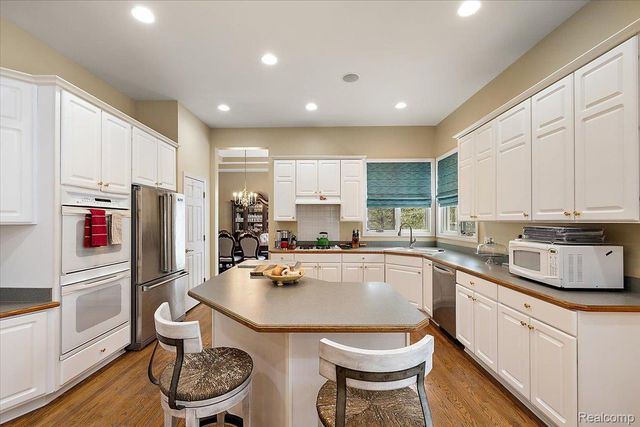 7108 Branford Court, West Bloomfield Charter Township, MI 48322