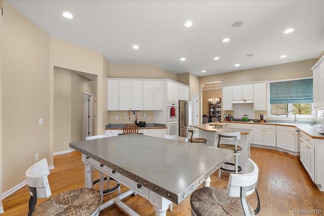 7108 Branford Court, West Bloomfield Charter Township, MI 48322