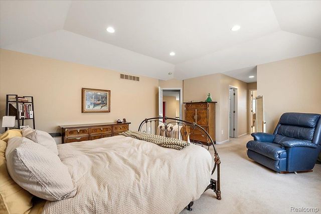 7108 Branford Court, West Bloomfield Charter Township, MI 48322