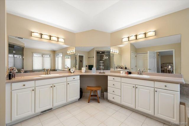 7108 Branford Court, West Bloomfield Charter Township, MI 48322