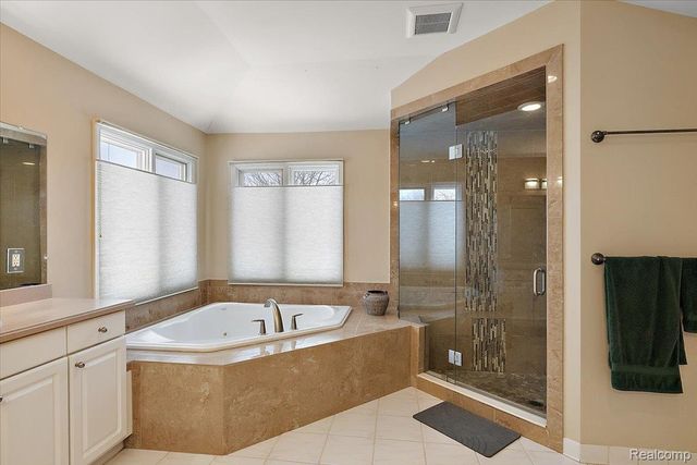 7108 Branford Court, West Bloomfield Charter Township, MI 48322