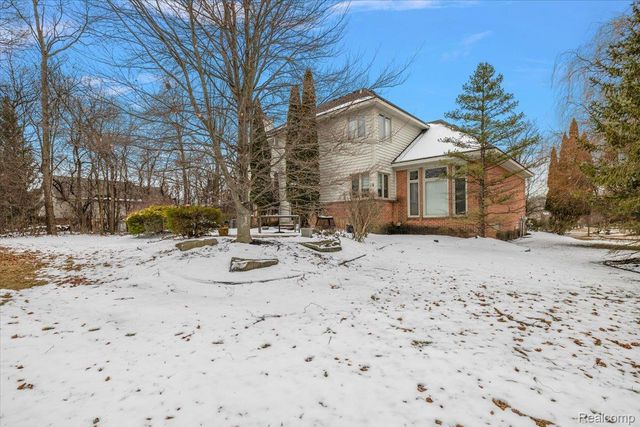 7108 Branford Court, West Bloomfield Charter Township, MI 48322