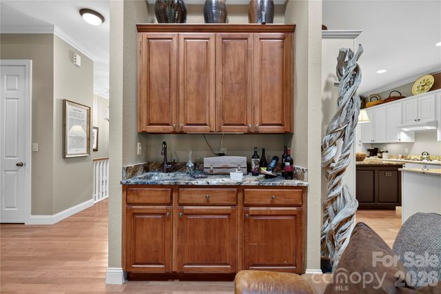 911 Buckberry Drive N, Sapphire, NC 28774
