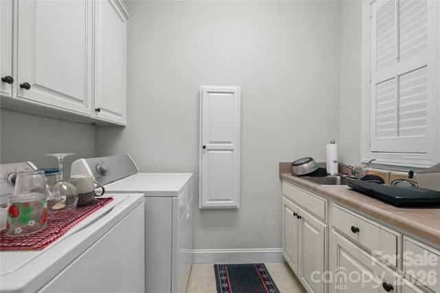 911 Buckberry Drive N, Sapphire, NC 28774