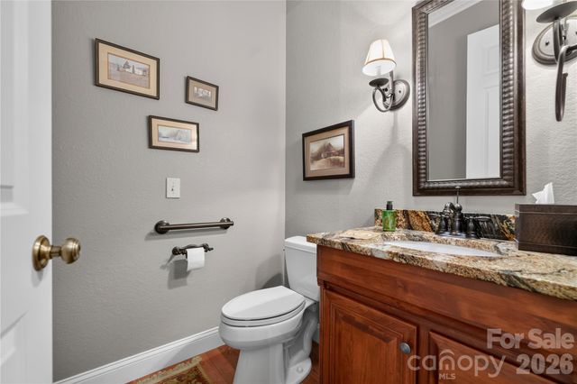 911 Buckberry Drive N, Sapphire, NC 28774