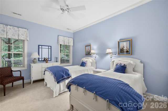 911 Buckberry Drive N, Sapphire, NC 28774
