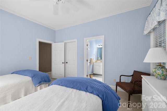 911 Buckberry Drive N, Sapphire, NC 28774