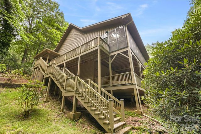 911 Buckberry Drive N, Sapphire, NC 28774