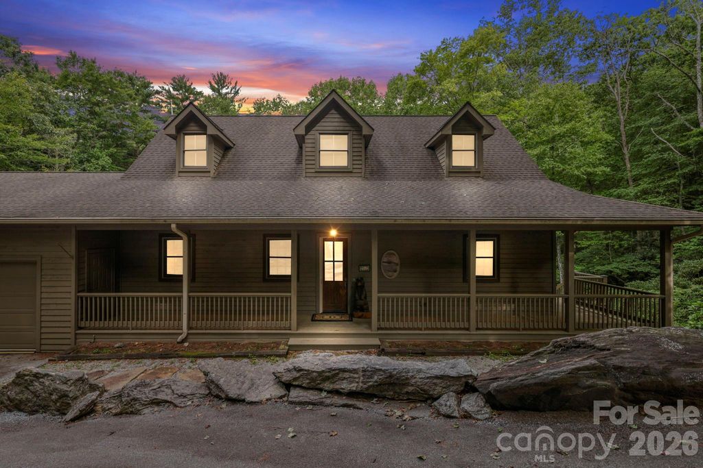 911 Buckberry Drive N, Sapphire, NC 28774