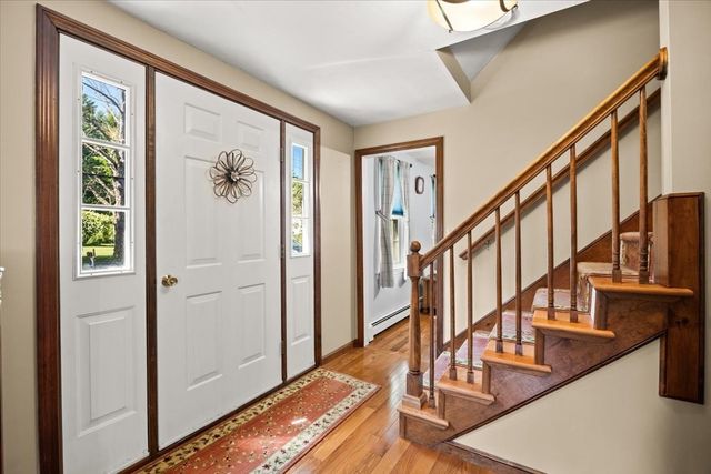 461 Hodges St, Taunton, MA 02780