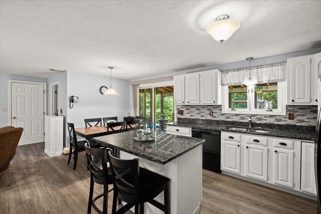 461 Hodges St, Taunton, MA 02780