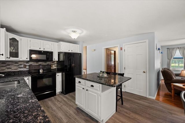 461 Hodges St, Taunton, MA 02780