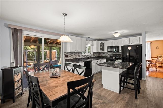 461 Hodges St, Taunton, MA 02780