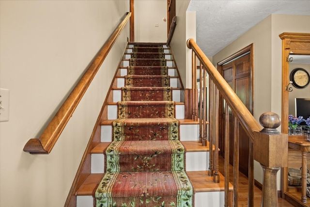 461 Hodges St, Taunton, MA 02780