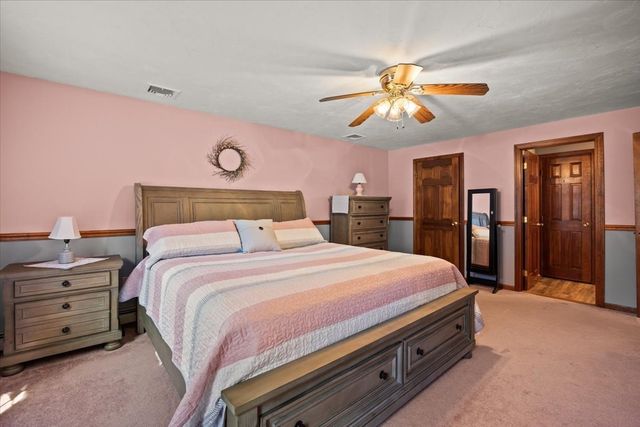 461 Hodges St, Taunton, MA 02780