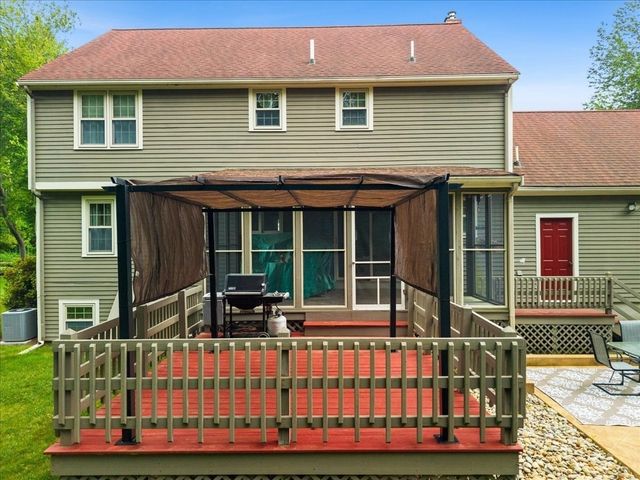 461 Hodges St, Taunton, MA 02780