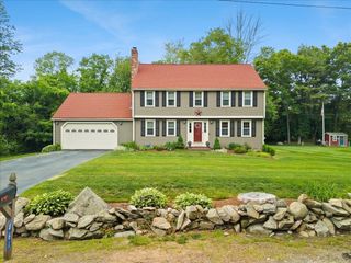 461 Hodges St, Taunton, MA 02780