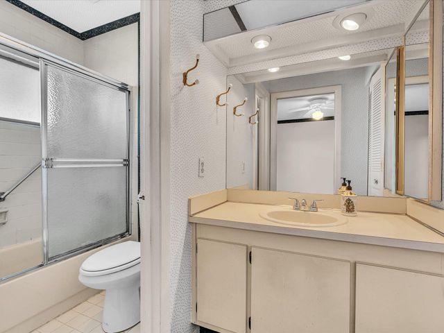 8949 NW 9th Place, Plantation, FL 33324